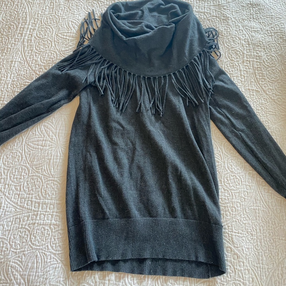 Like New Fray Fringe Loose Neck Sweater